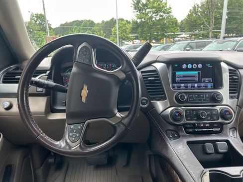 Used 2019 Chevrolet Tahoe LT w/ Luxury Package AWD/4WD image 8