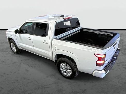 Used 2024 Nissan Frontier SV w/ SV Convenience Package AWD/4WD image 2