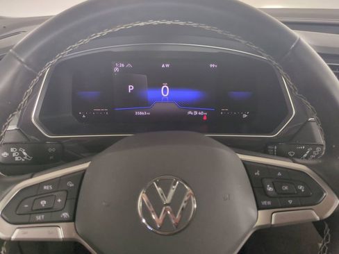 Used 2022 Volkswagen Tiguan SE AWD/4WD image 35