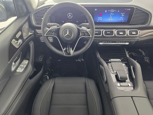 New 2026 Mercedes-Benz GLS 450 4MATIC image 10