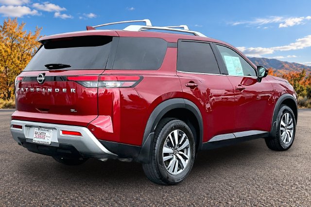 Used 2024 Nissan Pathfinder SL w/ Cargo Package FWD image 6
