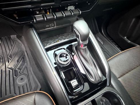 Used 2023 GMC Canyon AT4 w/ AT4 Premium Package image 27