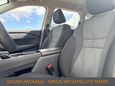 Used 2024 Nissan Rogue SV FWD image 4