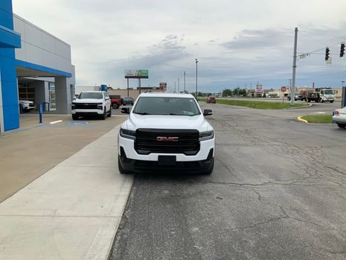 Used 2021 GMC Acadia SLE w/ Driver Convenience Package FWD image 3