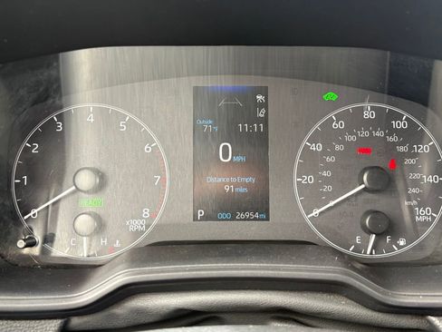 Used 2024 Toyota Corolla Cross SE image 25