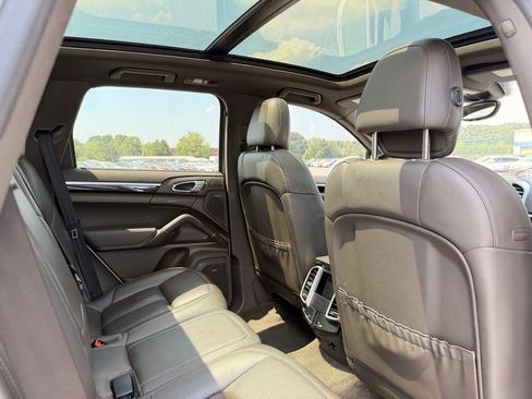Used 2016 Porsche Cayenne S AWD/4WD image 20