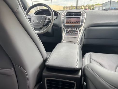 Certified 2019 Lincoln Nautilus Reserve image 10