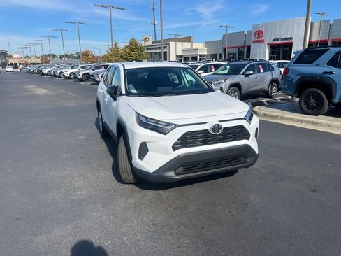 New 2025 Toyota RAV4 LE image 7