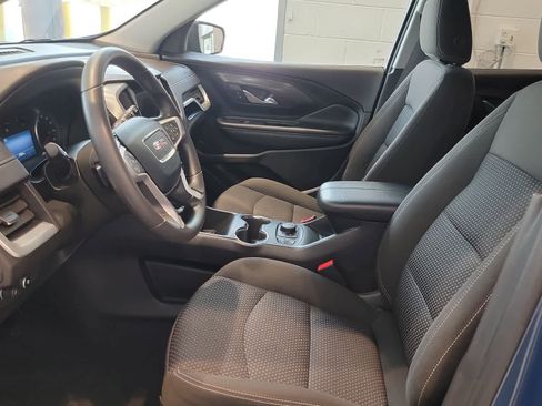 Used 2024 GMC Terrain SLE w/ Driver Convenience Package image 11
