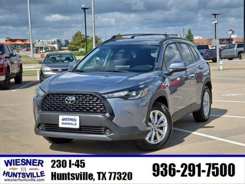 Used 2024 Toyota Corolla Cross LE w/ Moonroof Package FWD image 1