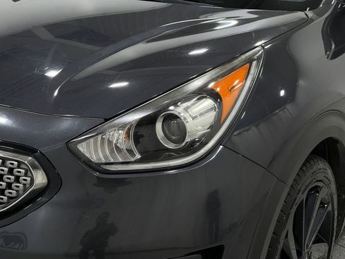 Used 2018 Kia Niro EX w/ EX Touring Graphite Edition image 32