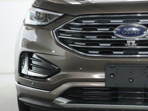 Used 2019 Ford Edge Titanium w/ Equipment Group 301A AWD/4WD image 6