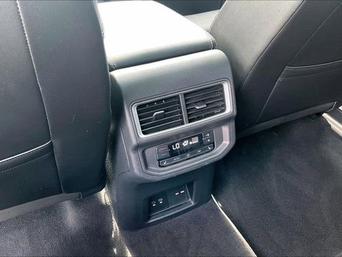 Used 2024 Volkswagen Atlas SEL Premium R-Line image 10