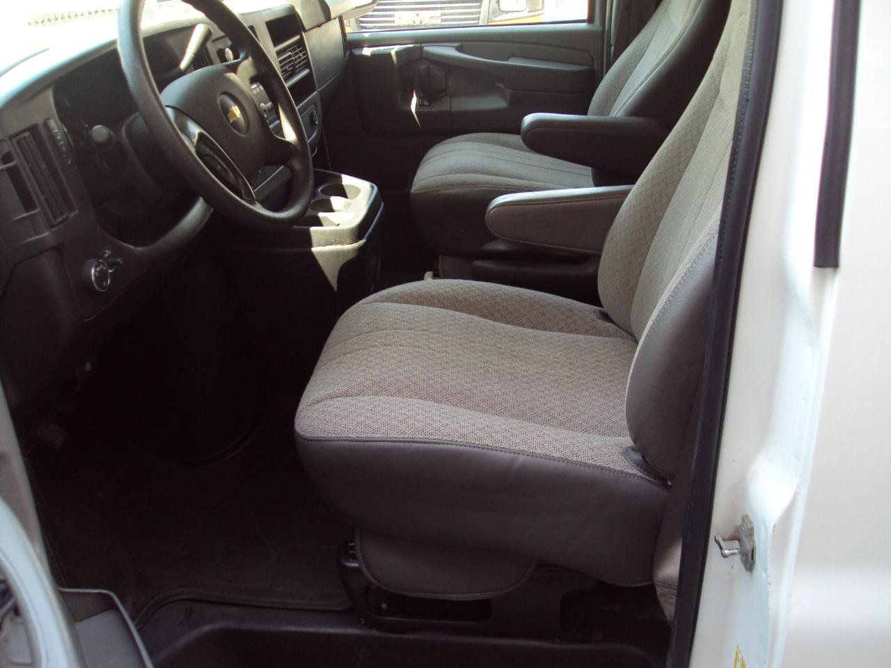 Used 2013 Chevrolet Express 1500 LT w/ LT Preferred Equipment Group AWD/4WD image 18