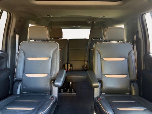 Used 2021 GMC Yukon XL AT4 w/ AT4 Premium Plus Package image 9