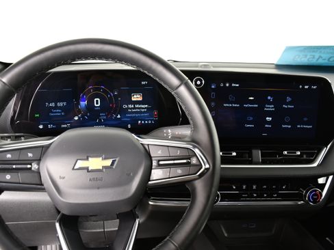 Used 2025 Chevrolet Equinox LT AWD/4WD image 16