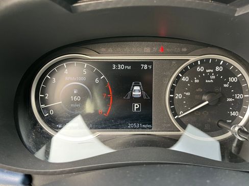 Used 2025 Nissan Versa SV image 40