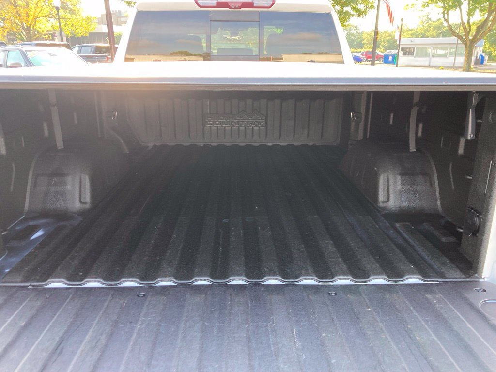 Used 2021 Chevrolet Silverado 1500 High Country w/ Technology Package AWD/4WD image 30