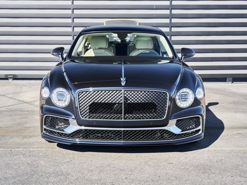 Used 2024 Bentley Flying Spur V8 image 15