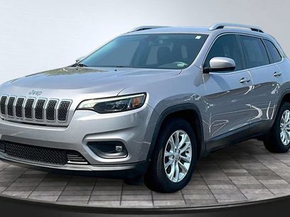 Used 2019 Jeep Cherokee Latitude w/ Popular Appearance Group