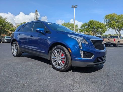 Used 2025 Cadillac XT5 Sportv w/ Technology Package image 2