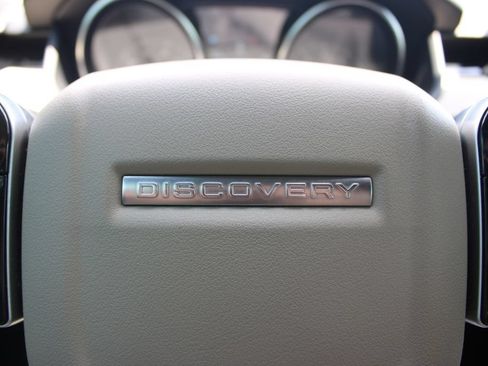 Used 2019 Land Rover Discovery SE AWD/4WD image 22
