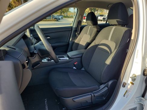 Used 2025 Nissan Sentra SV image 15