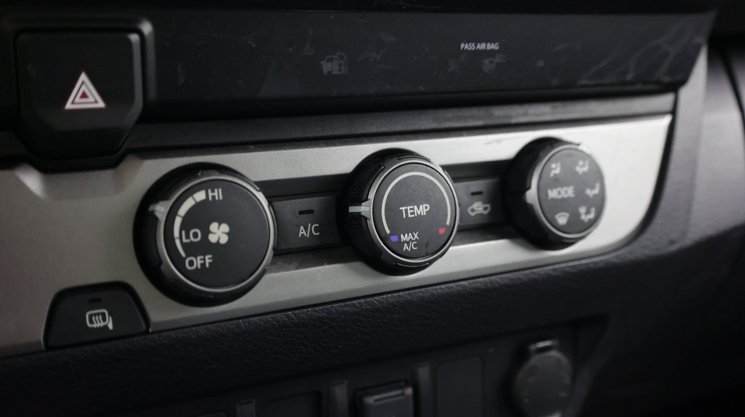 Used 2022 Toyota Tacoma SR w/ SX Package RWD image 17