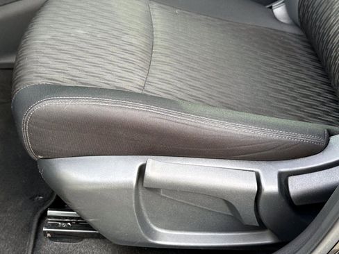 Used 2020 Nissan Rogue S image 22