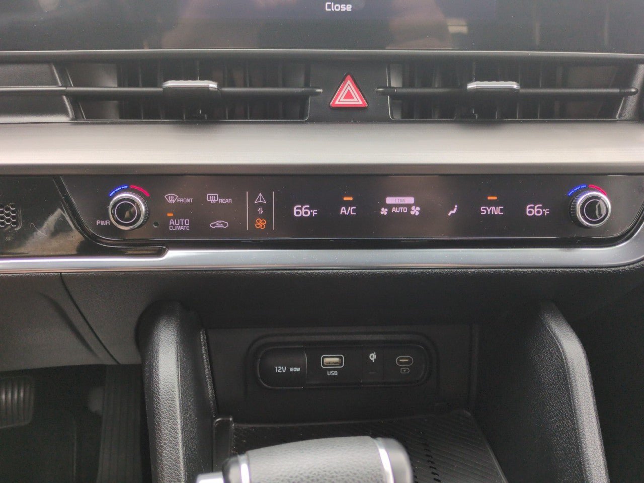 Certified 2025 Kia Sportage EX w/ Premium Package AWD/4WD image 21