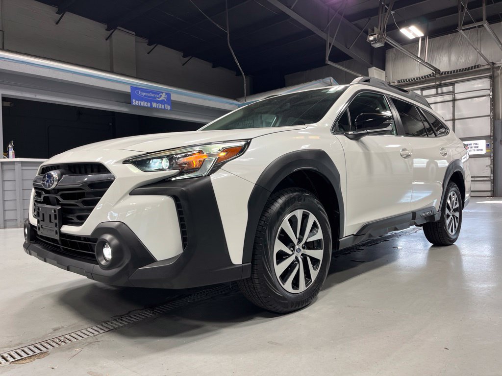 Certified 2024 Subaru Outback Premium AWD/4WD image 4