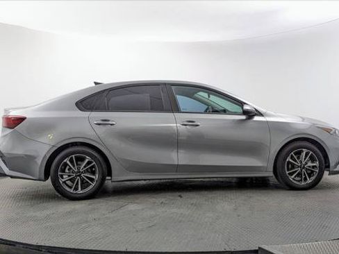 Used 2023 Kia Forte LXS FWD image 9