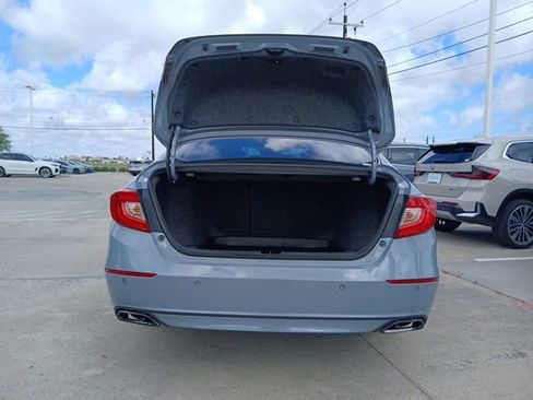 Used 2021 Honda Accord Touring image 9