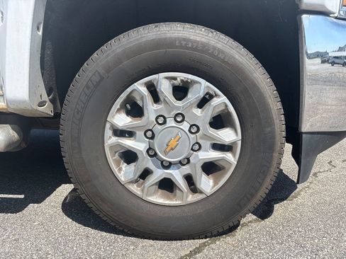 Used 2016 Chevrolet Silverado 2500 W/T AWD/4WD image 10