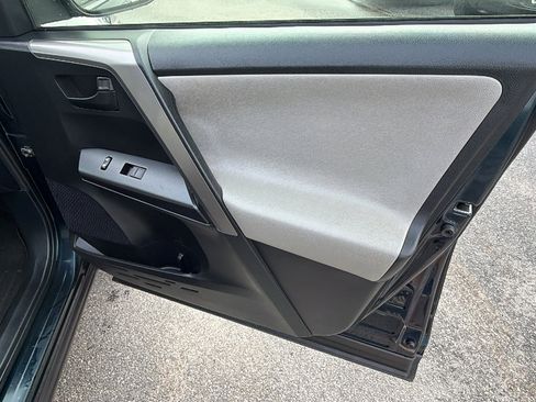 Used 2017 Toyota RAV4 LE image 18