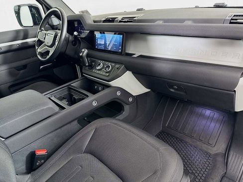 Certified 2022 Land Rover Defender 110 image 26