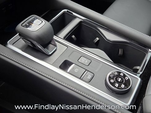 New 2026 Nissan Pathfinder SL w/ SL Premium Package AWD/4WD image 17