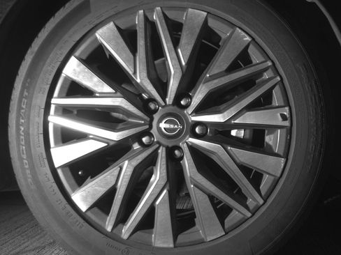 Used 2025 Nissan Altima 2.5 SV image 13