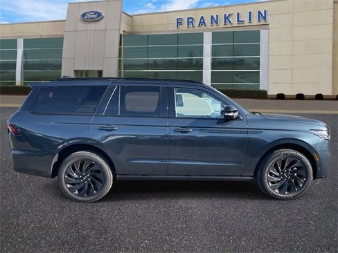 New 2025 Lincoln Navigator Reserve w/ Jet Appearance Package image 2