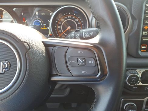 Used 2022 Jeep Wrangler Unlimited Sport AWD/4WD image 11
