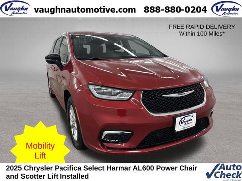 Used 2025 Chrysler Pacifica Select FWD image 1