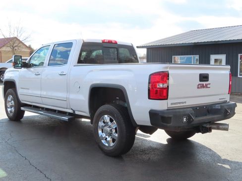 Used 2019 GMC Sierra 3500 Denali w/ Duramax Plus Package image 4