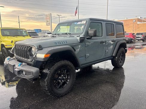 Used 2024 Jeep Wrangler Unlimited AWD/4WD image 1