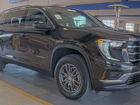 Used 2025 GMC Acadia Elevation image 4