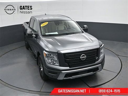 Used 2024 Nissan Titan SV w/ SV Convenience Package image 46