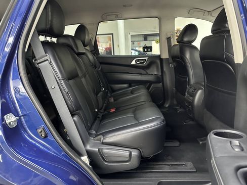 Used 2020 Nissan Pathfinder SL AWD/4WD image 17