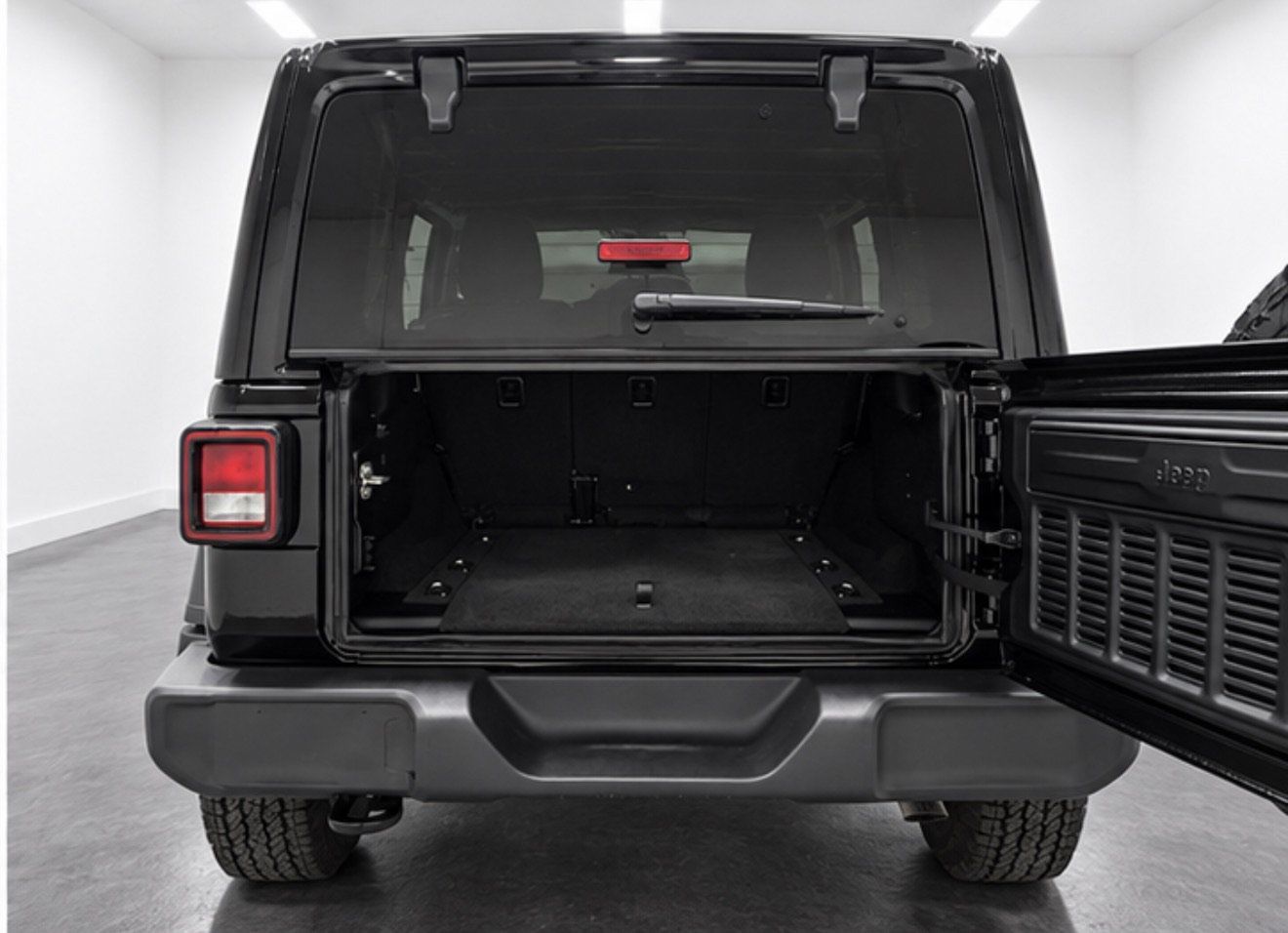 Used 2026 Jeep Wrangler Unlimited Sport AWD/4WD image 6