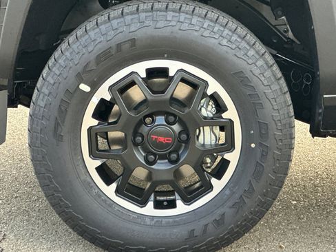 New 2025 Toyota Tacoma TRD Off-Road image 32