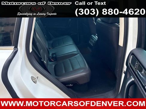 Used 2015 Volkswagen Touareg Sport image 10