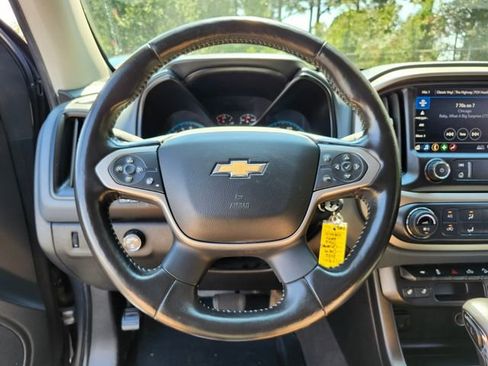 Used 2022 Chevrolet Colorado Z71 AWD/4WD image 29
